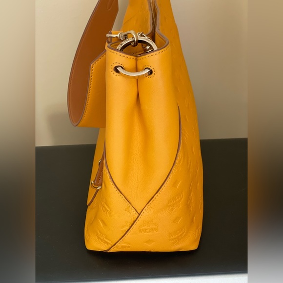 MCM Hobo Bag, Golden Mango - Picture 5 of 16